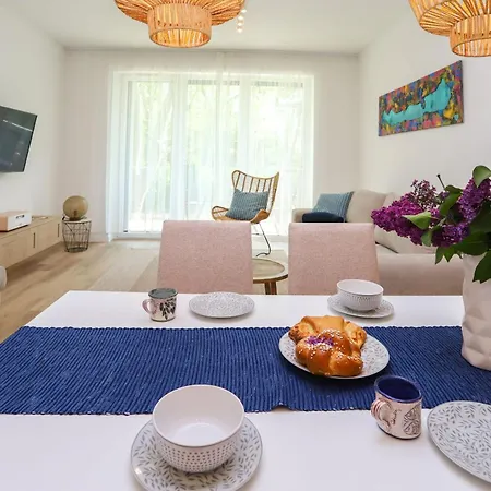Platan Experience With Lakeview 아파트호텔 *