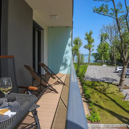 Platan Experience With Lakeview Appart hôtel